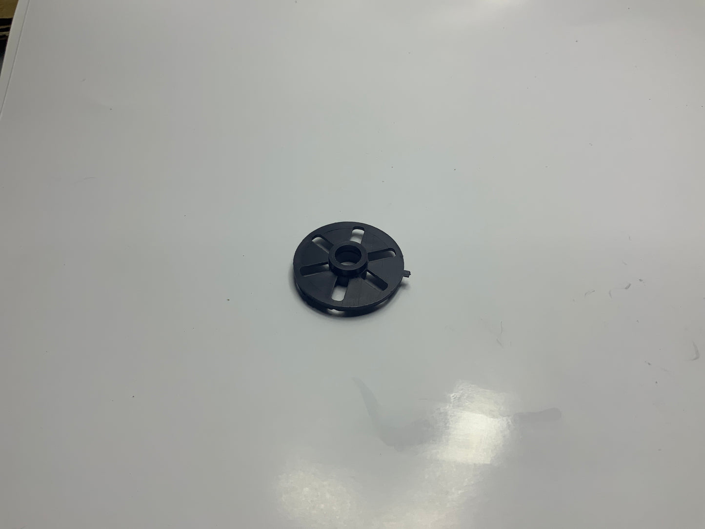 R/B EKMU0019 - WATERPUMP RETAINER PLATE-8MM